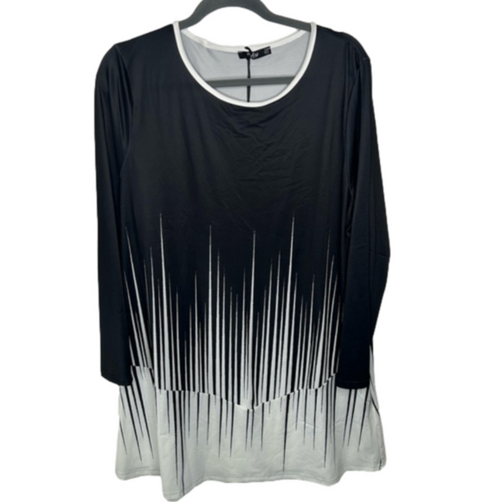 NWT Lily Black and White Tunic top 1X